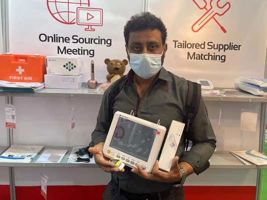 হাসপাতাল 8 ইঞ্চি পোর্টেবল পেশেন্ট মনিটর মাল্টি প্যারামিটার ইমার্জেন্সি নেট ওজন 1.6 কেজি