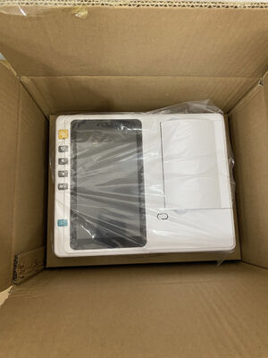 হাসপাতাল এবং ক্লিনিকের জন্য ৭ ইঞ্চি টাচ স্ক্রিন এবং থার্মাল অ্যারে প্রিন্টার সহ ডিজিটাল ৬-চ্যানেল ইসিজি মেশিন